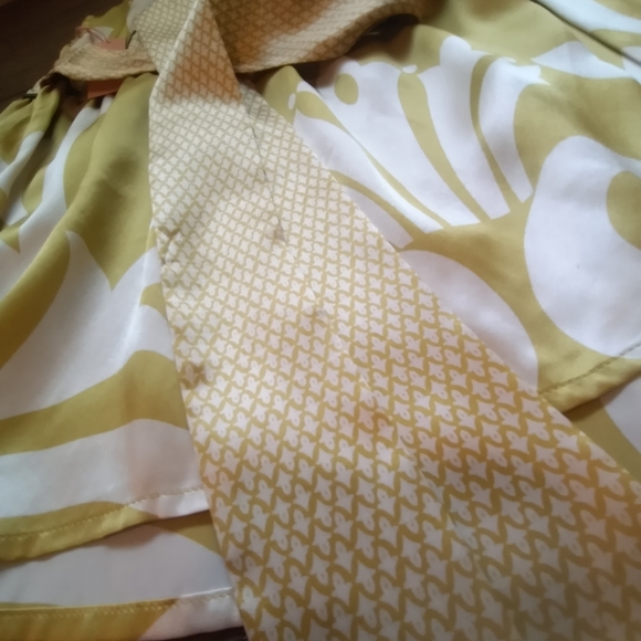 Jenny Han Anthro gold silk blouse size large NWT - Picture 8 of 11